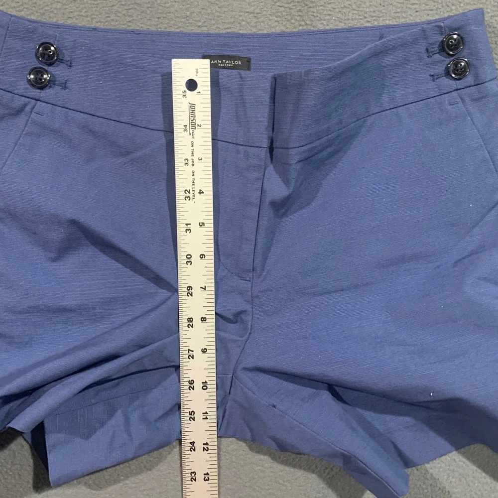 Ann Taylor Factory Blue Textured Chino Shorts Womens Size 4 Button Detail Cotton